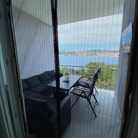 Seaesta Holiday-luxury Seaview Apartament *